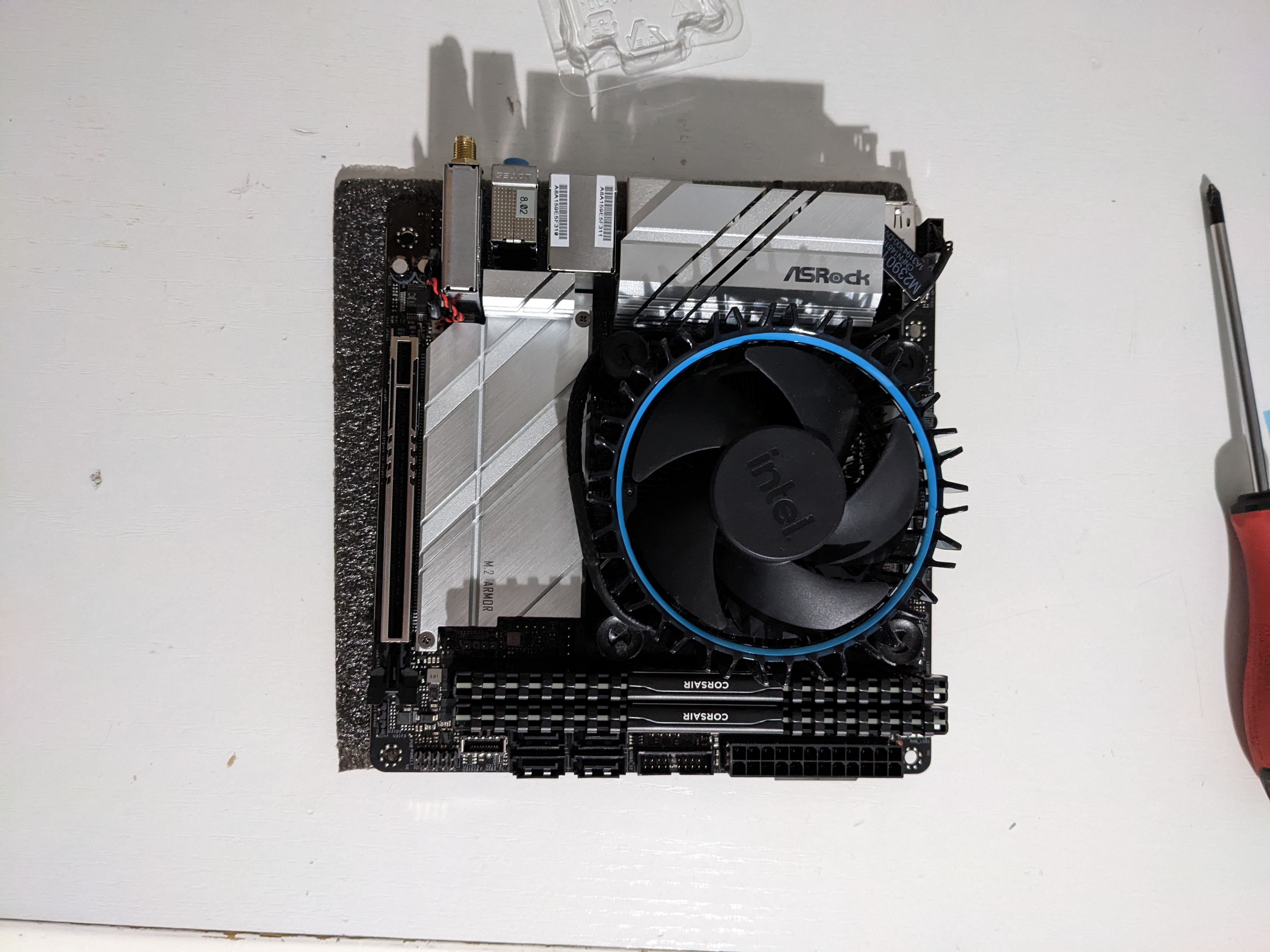 ASRock H670M-ITX/ax with Intel® Core™ i3-13100